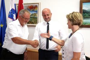 Podpisana pogodba za izvajanje šolskih prevozih 1